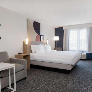 Spark By Hilton Summerville